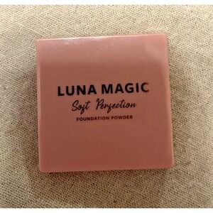 Luna Magic Soft Foundation Powder light Mini Compact‎ 2.8G